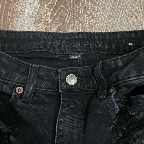 American Eagle AE High Rise Mom Jean Shorts Womens 8 Black Distressed Stretch - Picture 5 of 7